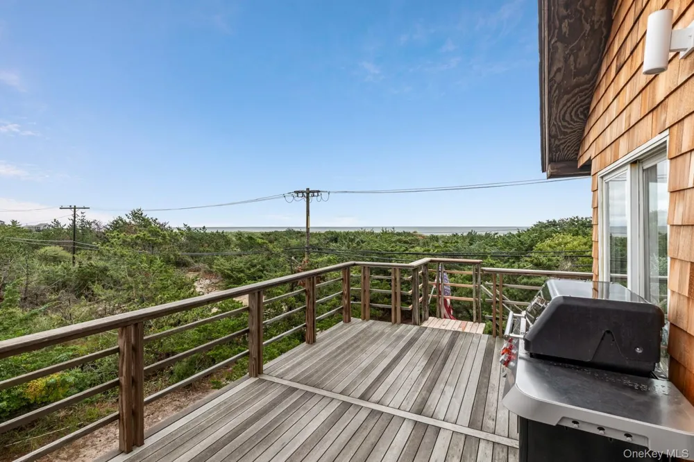 31 E End Walk Atlantique, NY 11706