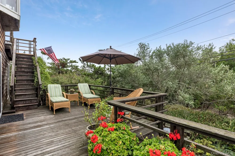 31 E End Walk Atlantique, NY 11706