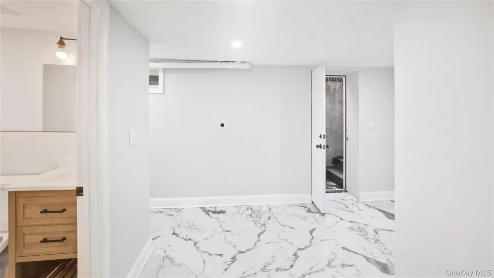 6 Harold Avenue Hempstead, NY 11550