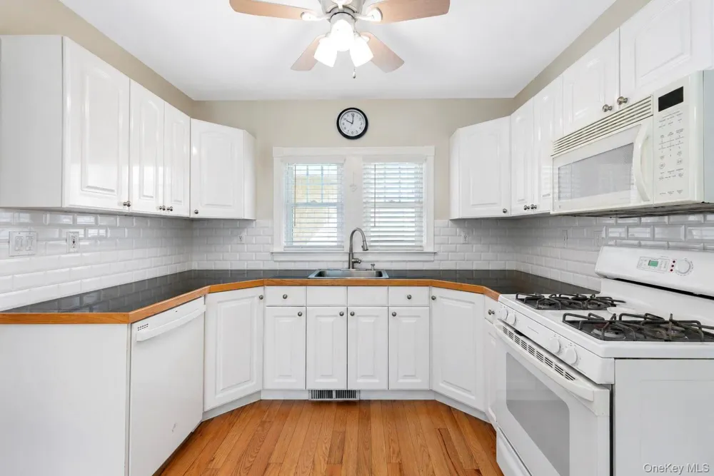 30 Pansy Road Rocky Point, NY 11778