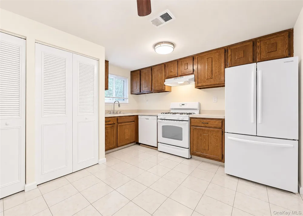 145 Cambridge Drive Port Jefferson, NY 11776