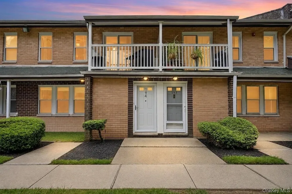 194 Artist Lake Drive #194 Middle Island, NY 11953