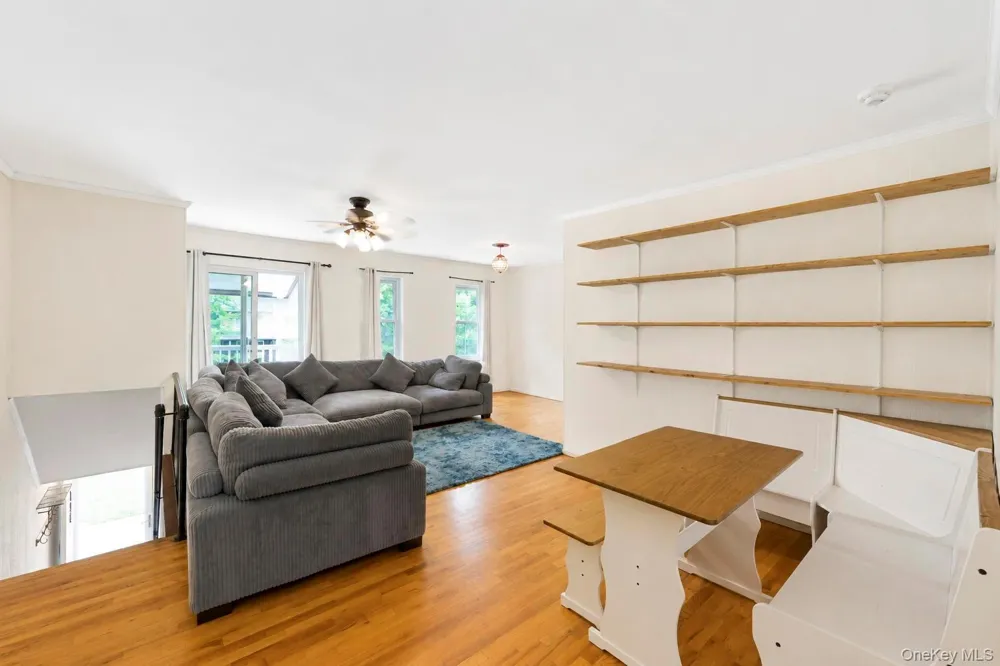 194 Artist Lake Drive #194 Middle Island, NY 11953