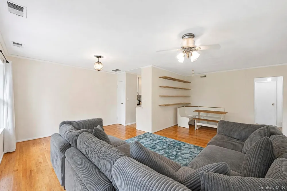 194 Artist Lake Drive #194 Middle Island, NY 11953