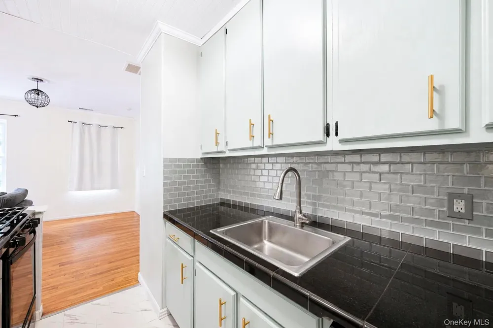 194 Artist Lake Drive #194 Middle Island, NY 11953