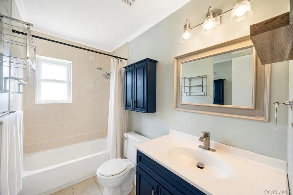 194 Artist Lake Drive #194 Middle Island, NY 11953