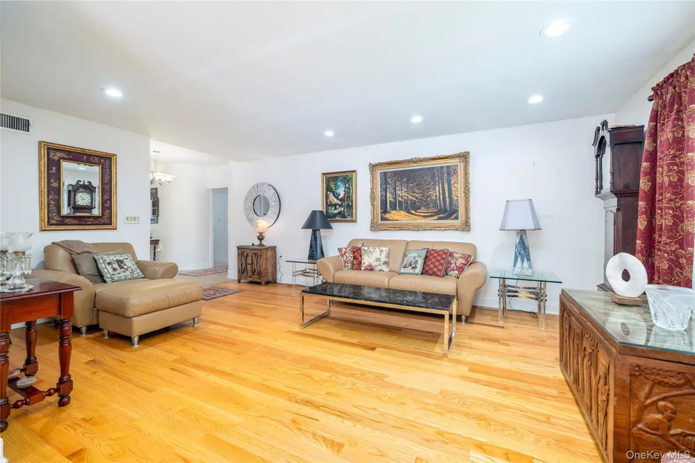 163 Mott Street Oceanside, NY 11572