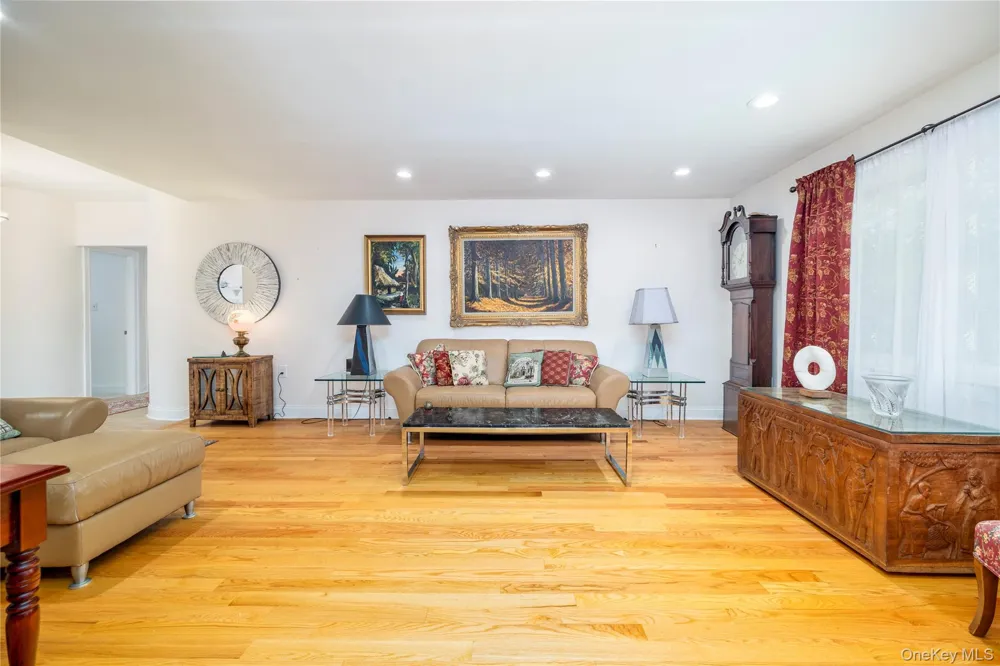163 Mott Street Oceanside, NY 11572