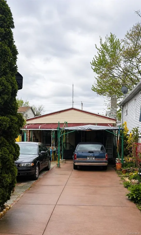227 Stephens Avenue