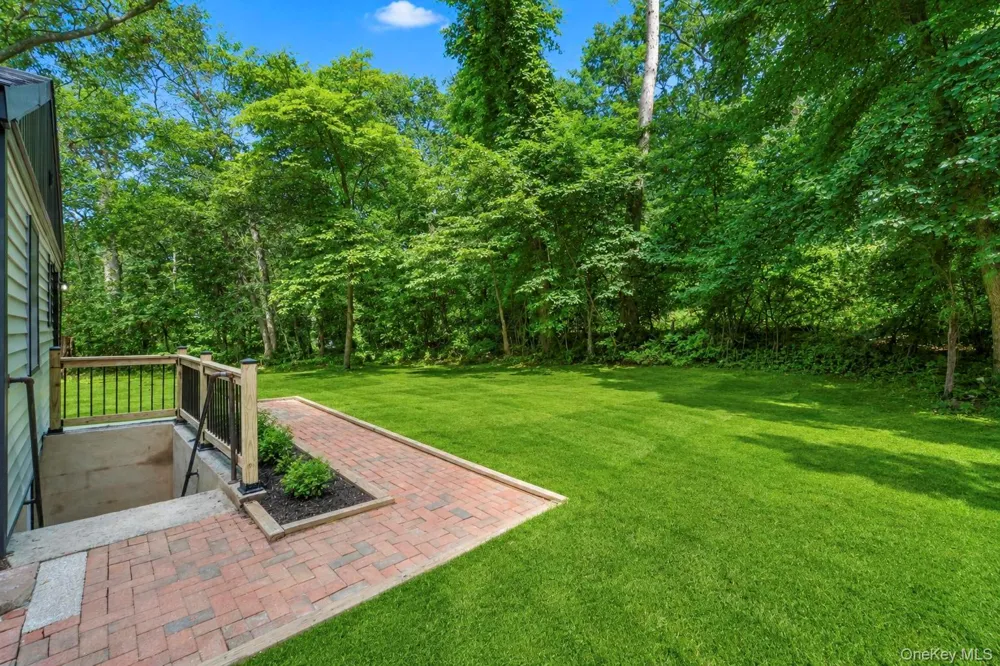 234 Lakeside Trail Ridge, NY 11961