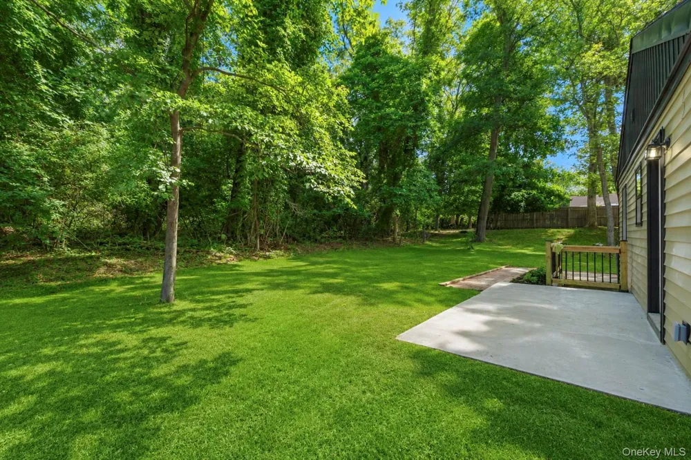 234 Lakeside Trail Ridge, NY 11961