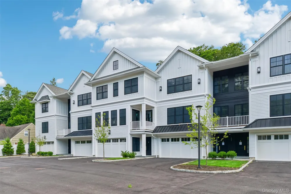 133 Spring Road #1 Huntington, NY 11743