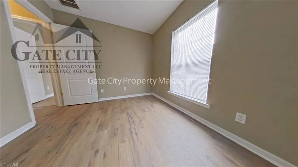 3983 Elizabeth Glen Way Jamestown, NC 27282
