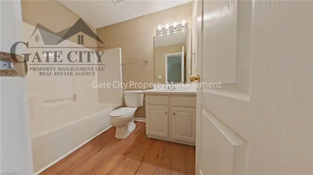 3983 Elizabeth Glen Way Jamestown, NC 27282