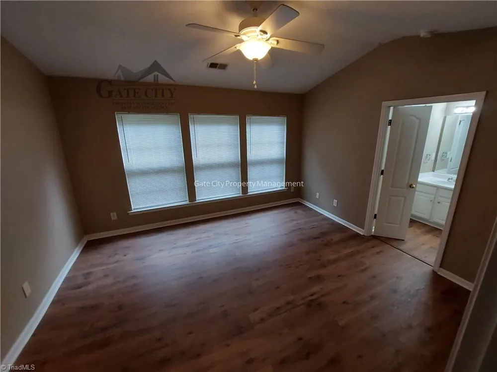 3983 Elizabeth Glen Way Jamestown, NC 27282