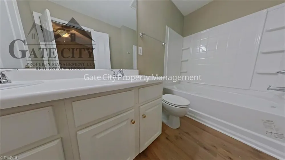 3983 Elizabeth Glen Way Jamestown, NC 27282