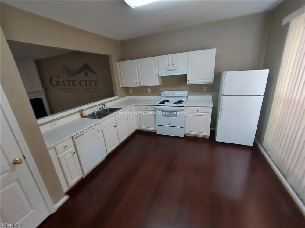 3983 Elizabeth Glen Way Jamestown, NC 27282