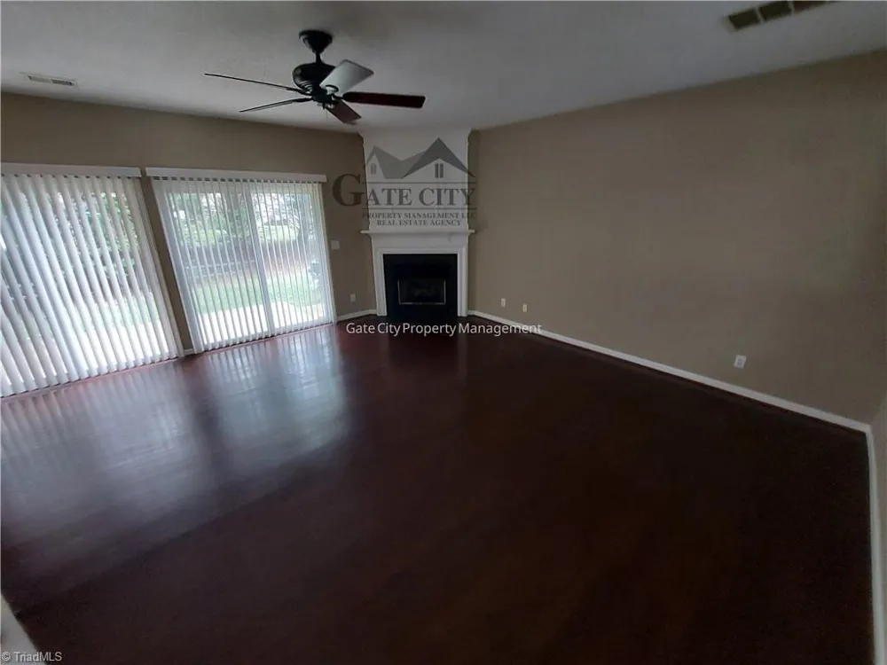 3983 Elizabeth Glen Way Jamestown, NC 27282