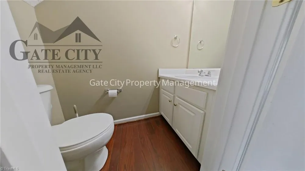 3983 Elizabeth Glen Way Jamestown, NC 27282