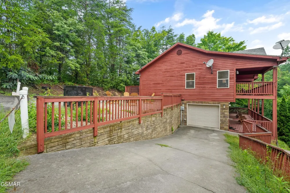 1029 Shadow Ridge Drive Sevierville, TN 37862