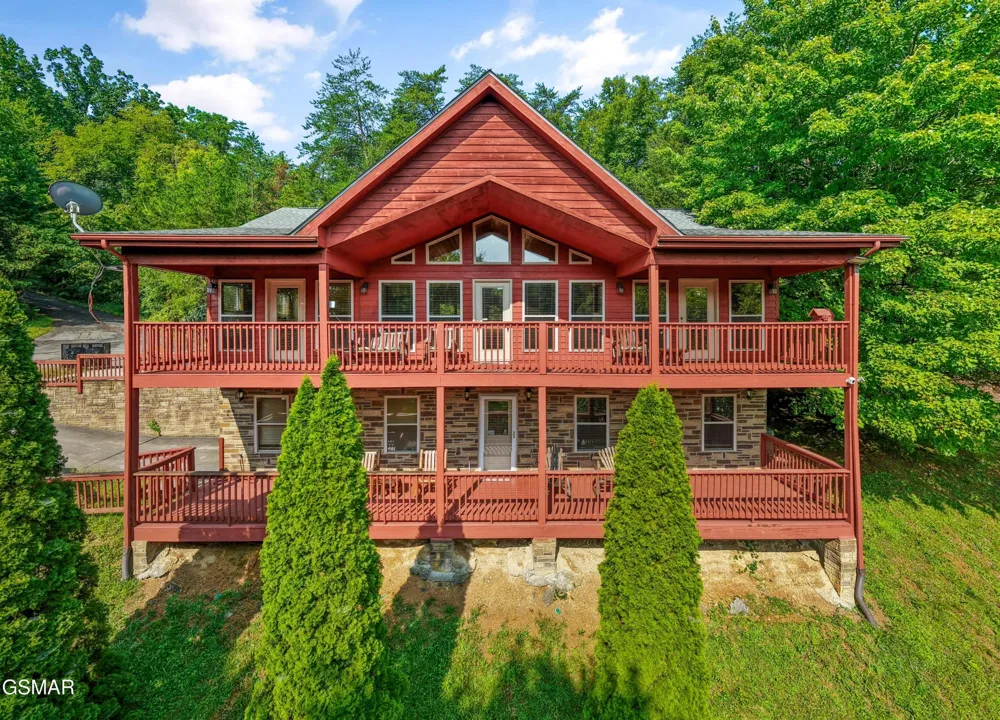 1029 Shadow Ridge Drive Sevierville, TN 37862