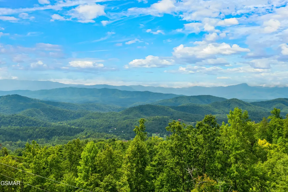 875 Shell Mountain Road Sevierville, TN 37876