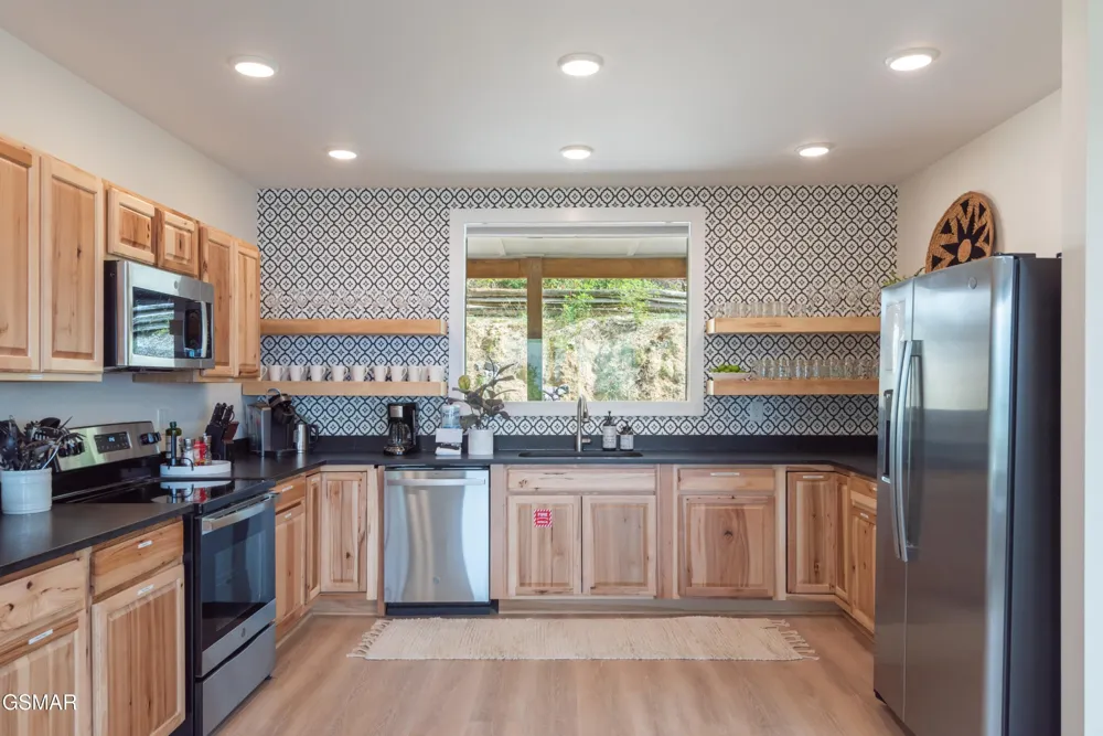 875 Shell Mountain Road Sevierville, TN 37876