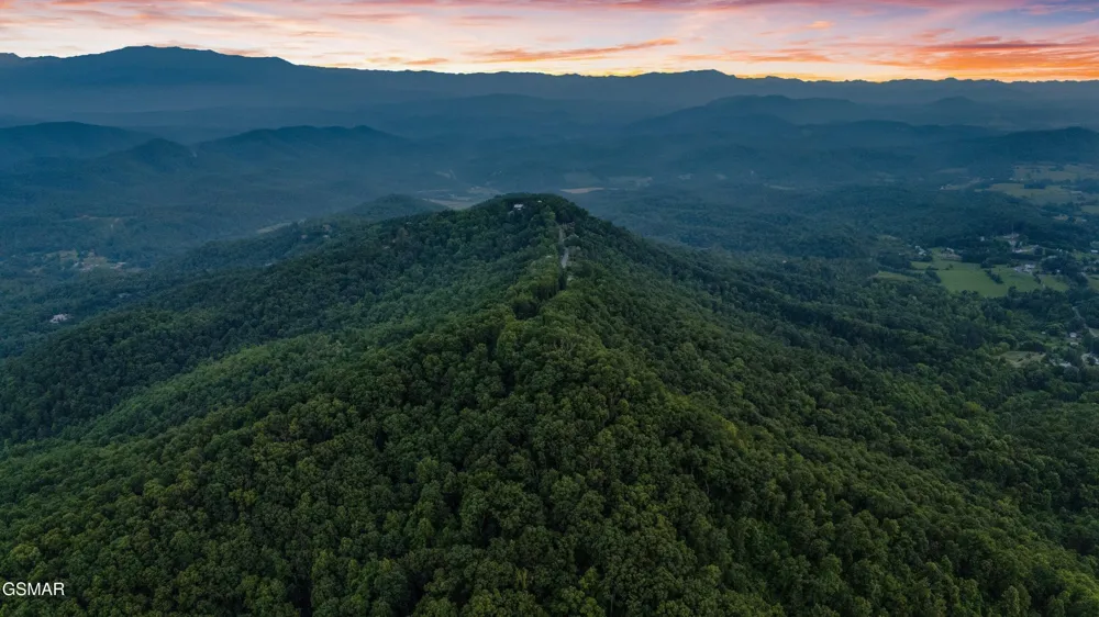 5 Shell Mountain Road Sevierville, TN 37876