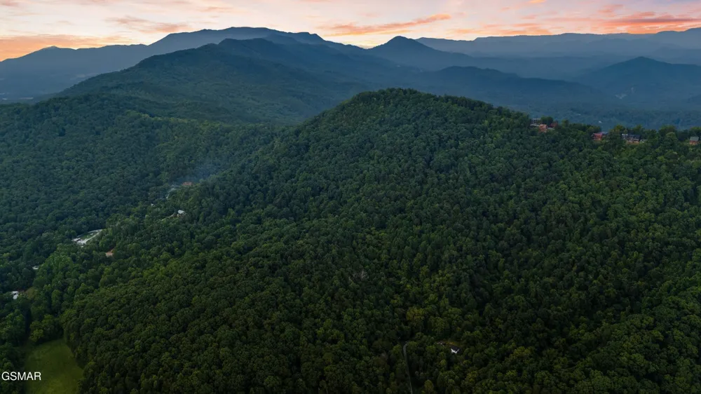 5 Shell Mountain Road Sevierville, TN 37876