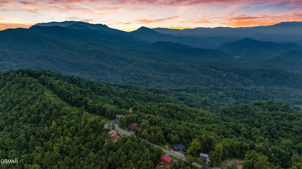 5 Shell Mountain Road Sevierville, TN 37876