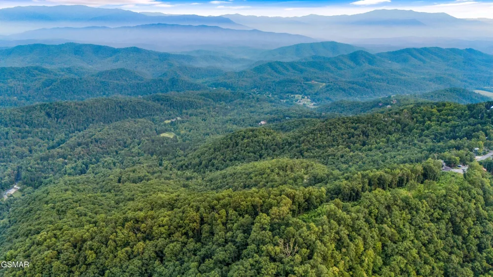 5 Shell Mountain Road Sevierville, TN 37876