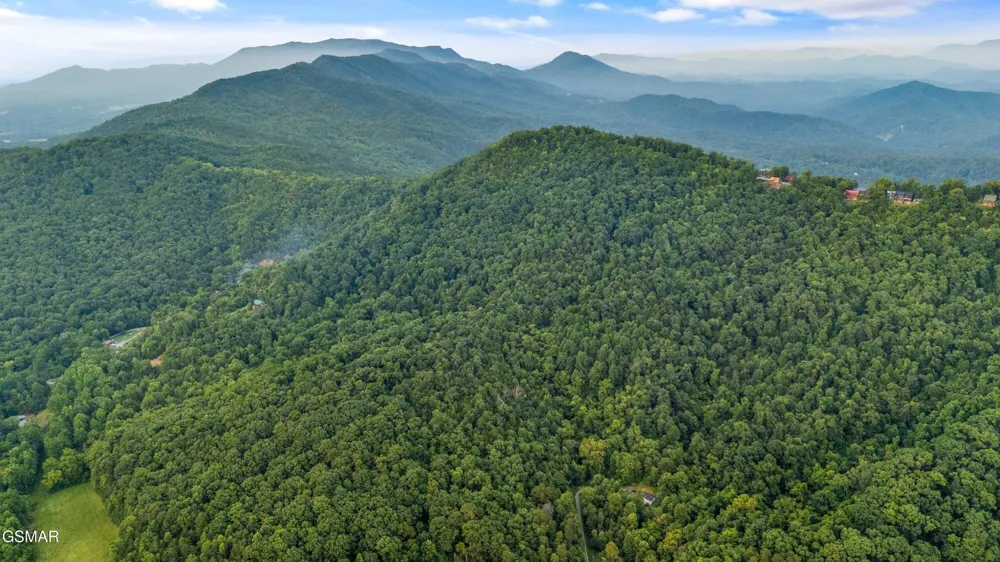 5 Shell Mountain Road Sevierville, TN 37876
