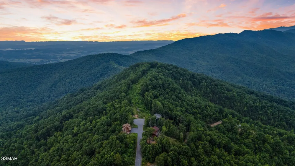 5 Shell Mountain Road Sevierville, TN 37876