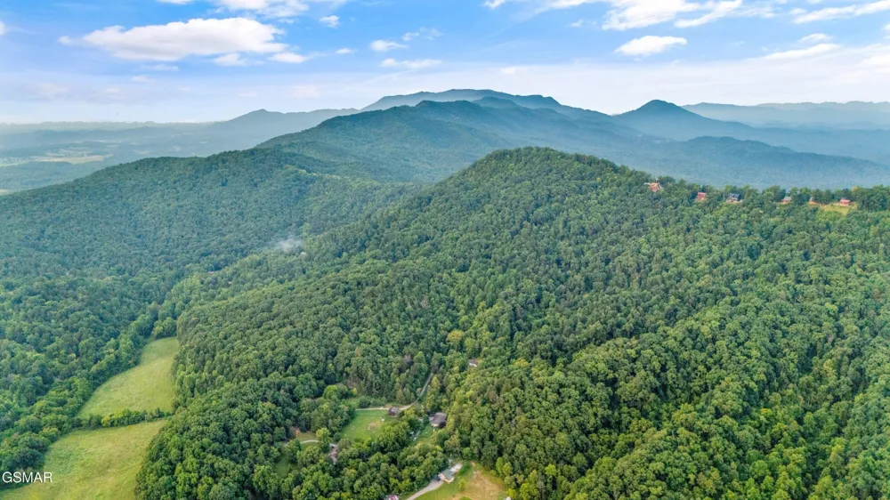 5 Shell Mountain Road Sevierville, TN 37876
