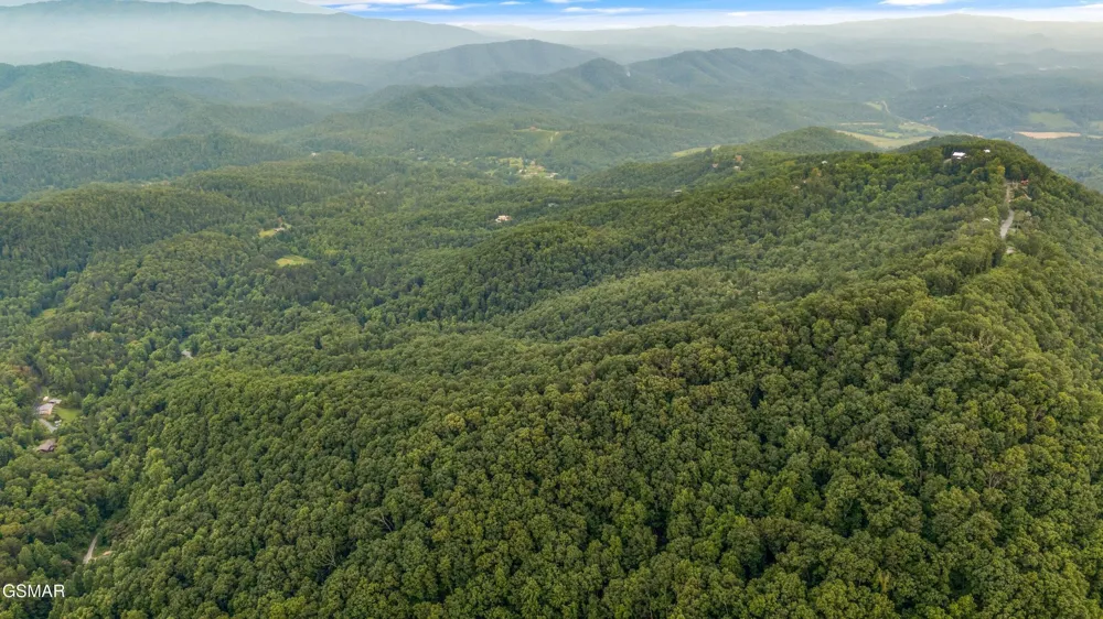 5 Shell Mountain Road Sevierville, TN 37876