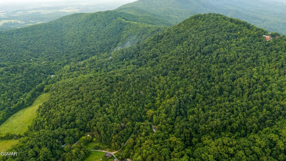 5 Shell Mountain Road Sevierville, TN 37876