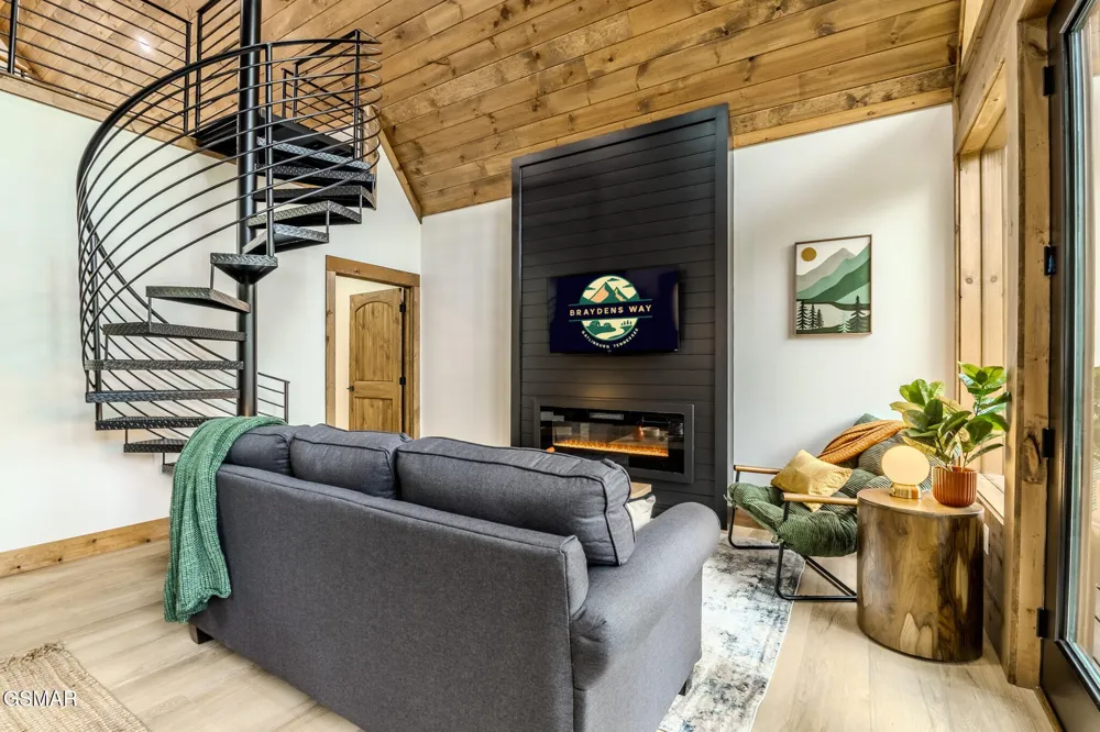 228 Braydens Way Gatlinburg, TN 37738