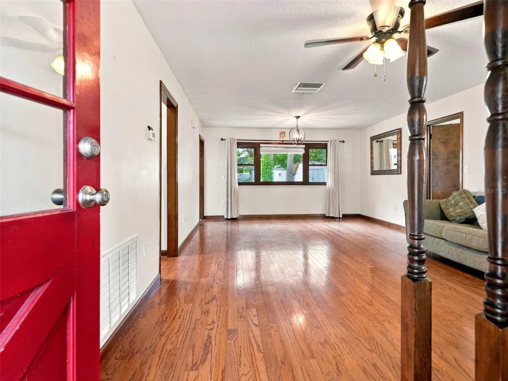 1139 DESMOND AVENUE Spring Hill, FL 34608