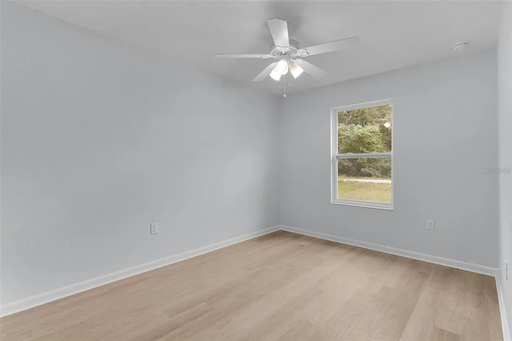 77 FISHER RUN TERRACE Ocklawaha, FL 32179