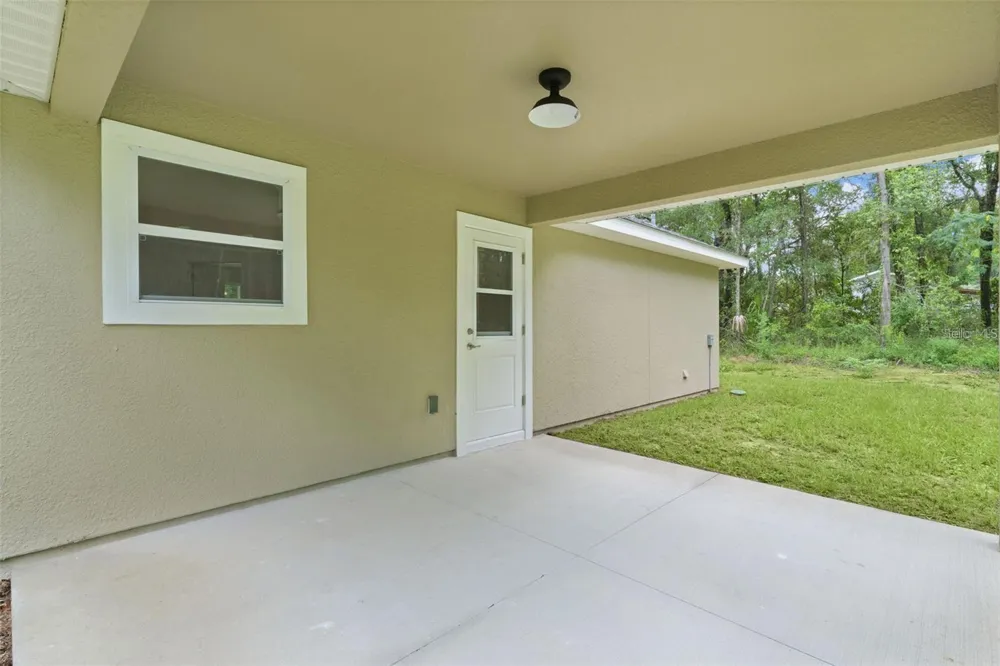77 FISHER RUN TERRACE Ocklawaha, FL 32179