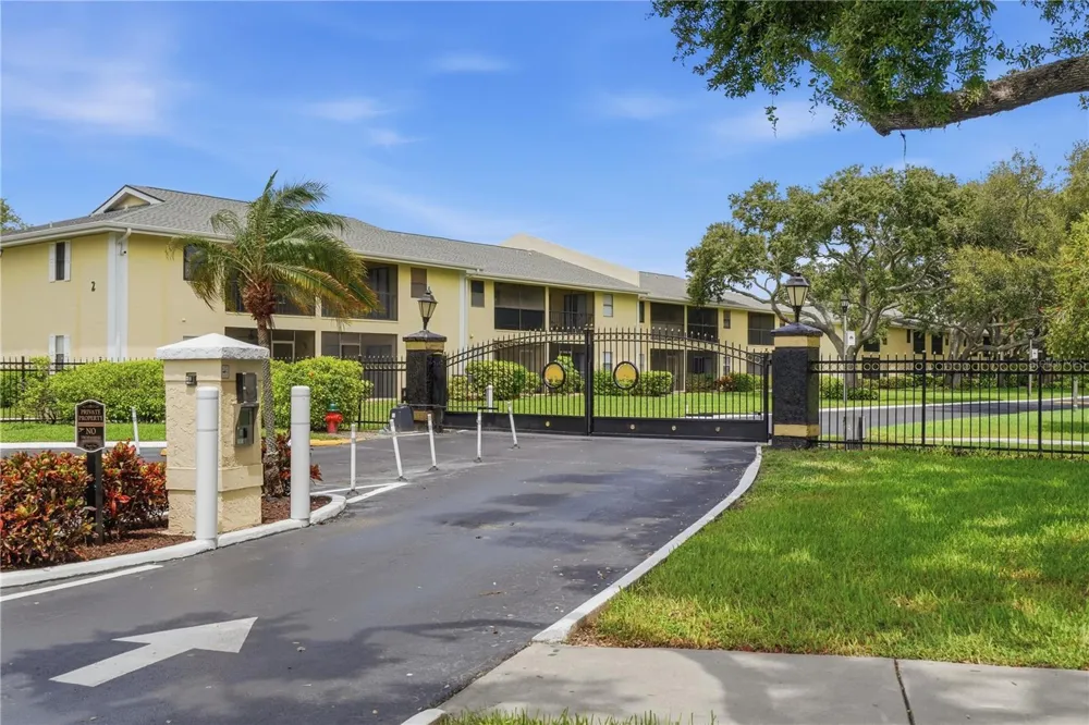 3001 58TH AVENUE S #609 St Petersburg, FL 33712