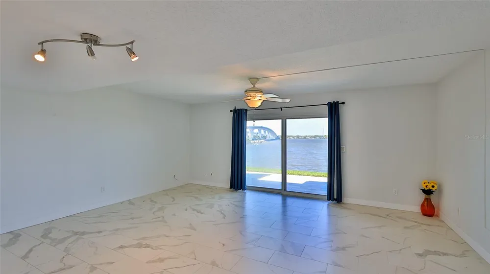 625 HALIFAX AVENUE #15 Daytona Beach, FL 32118