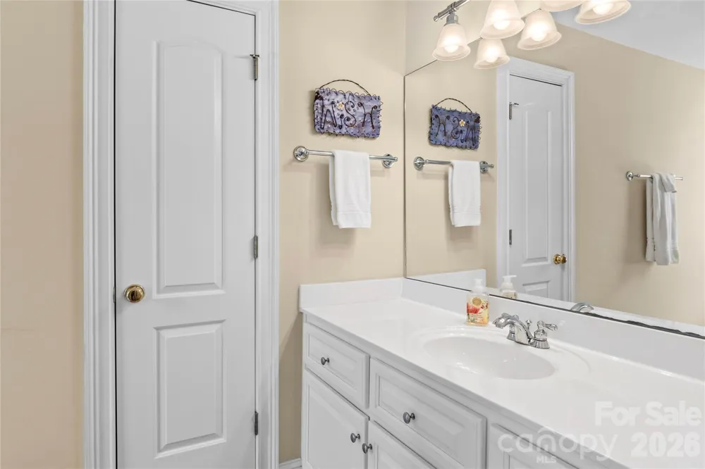 203 Allenton Ferry Drive New London, NC 28127