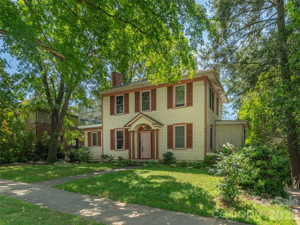 130 Edwin Place Asheville, NC 28801