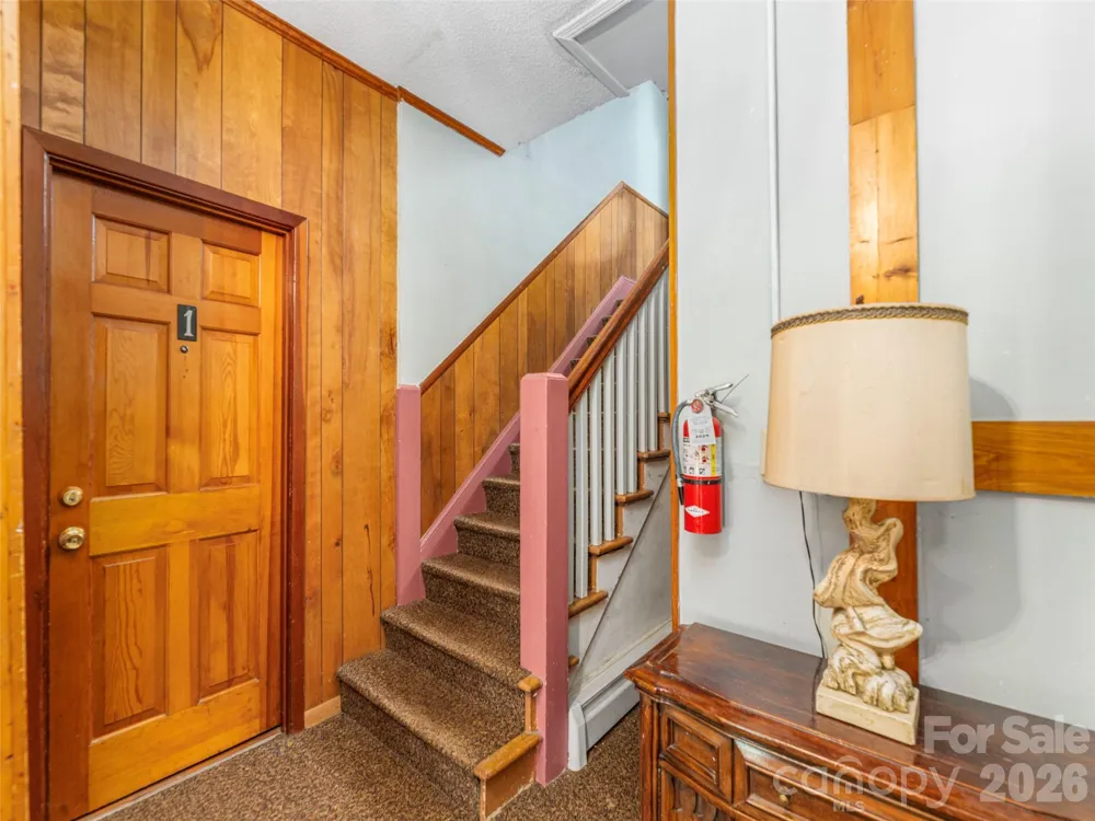 130 Edwin Place Asheville, NC 28801