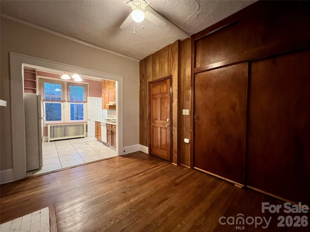 130 Edwin Place Asheville, NC 28801