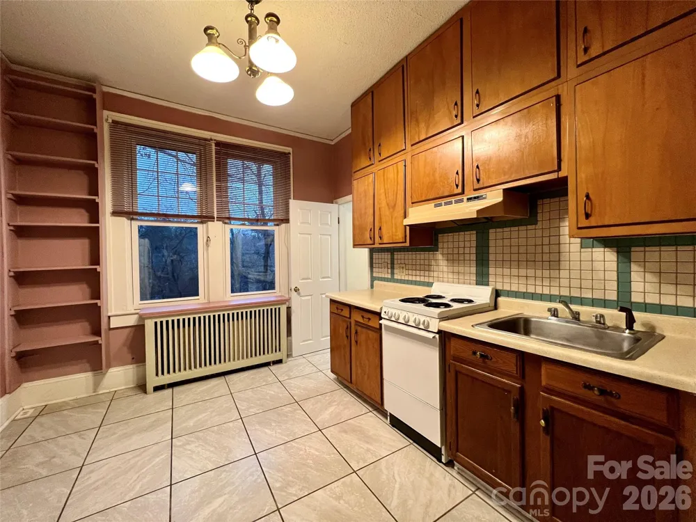 130 Edwin Place Asheville, NC 28801