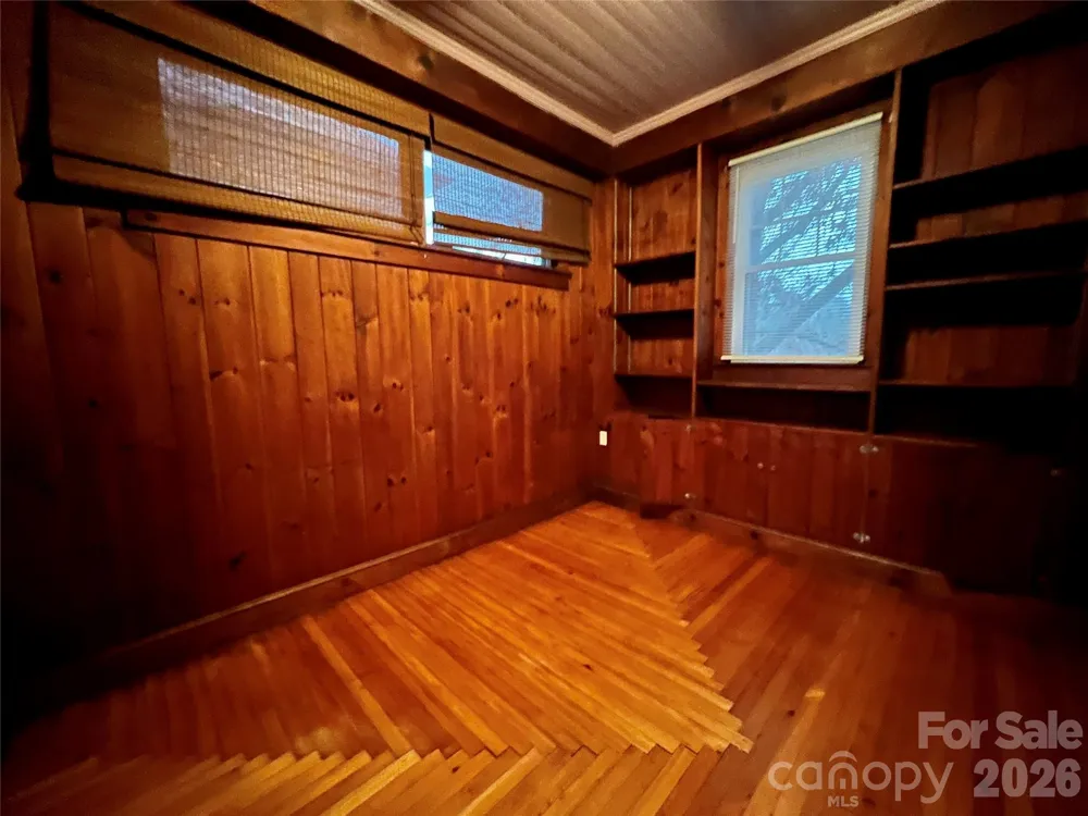 130 Edwin Place Asheville, NC 28801