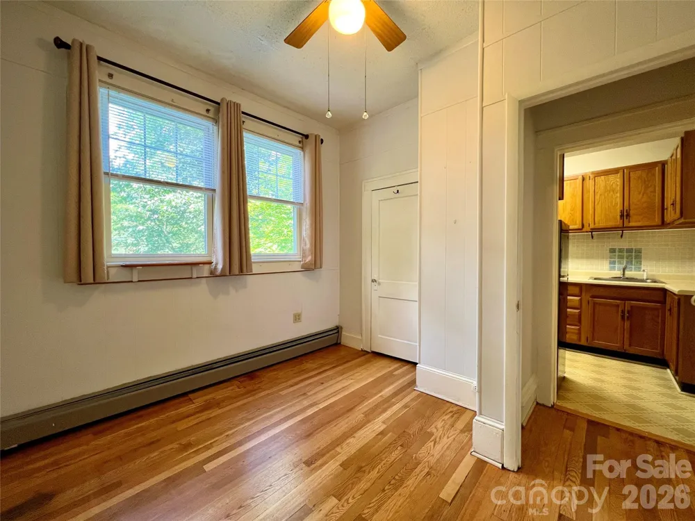 130 Edwin Place Asheville, NC 28801