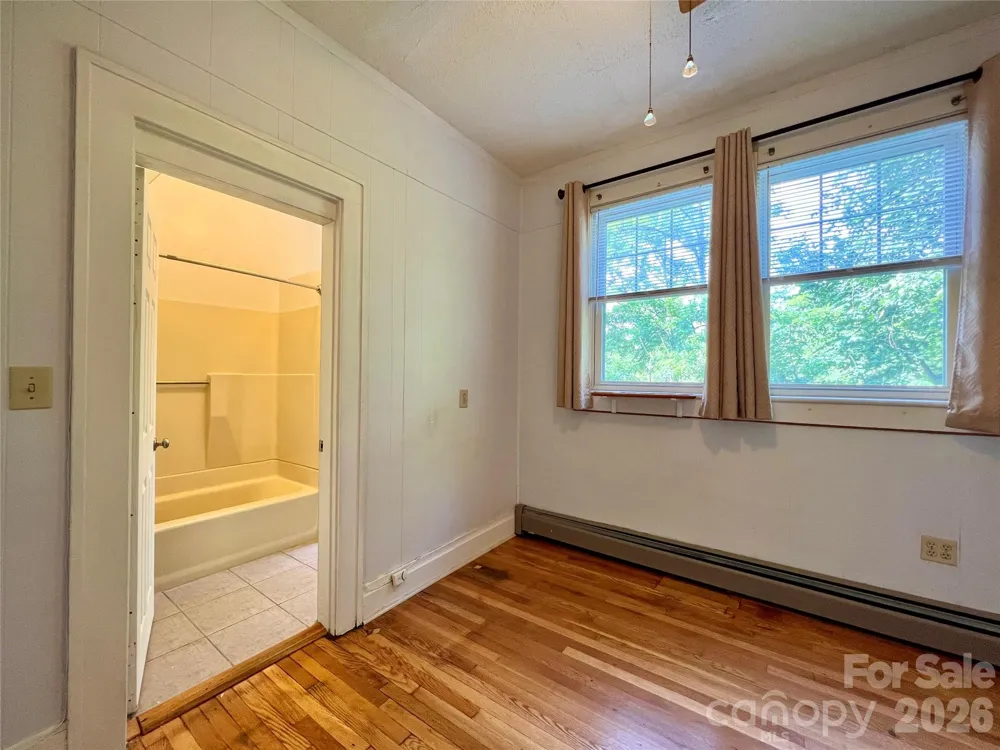 130 Edwin Place Asheville, NC 28801